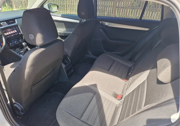 Skoda Octavia cena 48900 przebieg: 198000, rok produkcji 2018 z Warszawa małe 56